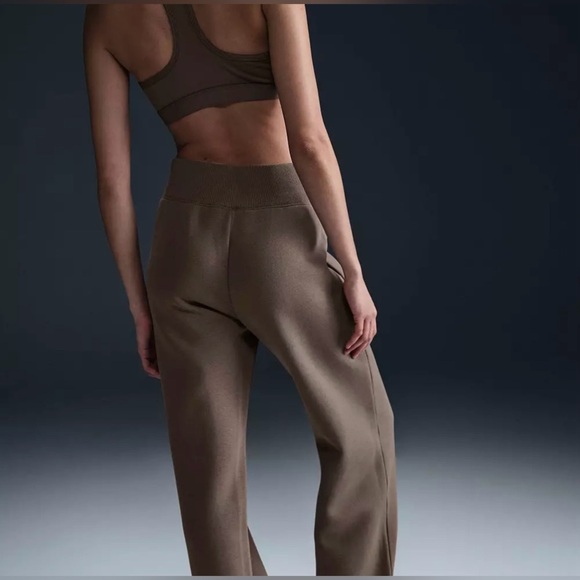 Nike Phoenix Fleece Pant | Size Medium - Picture 8 of 11